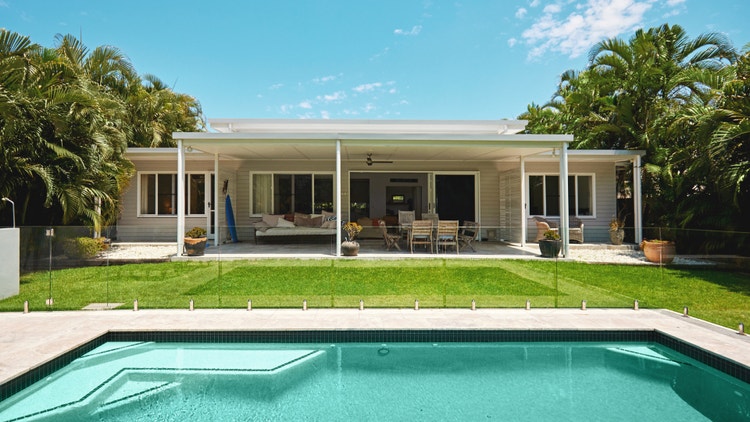 Holiday rental insurance image